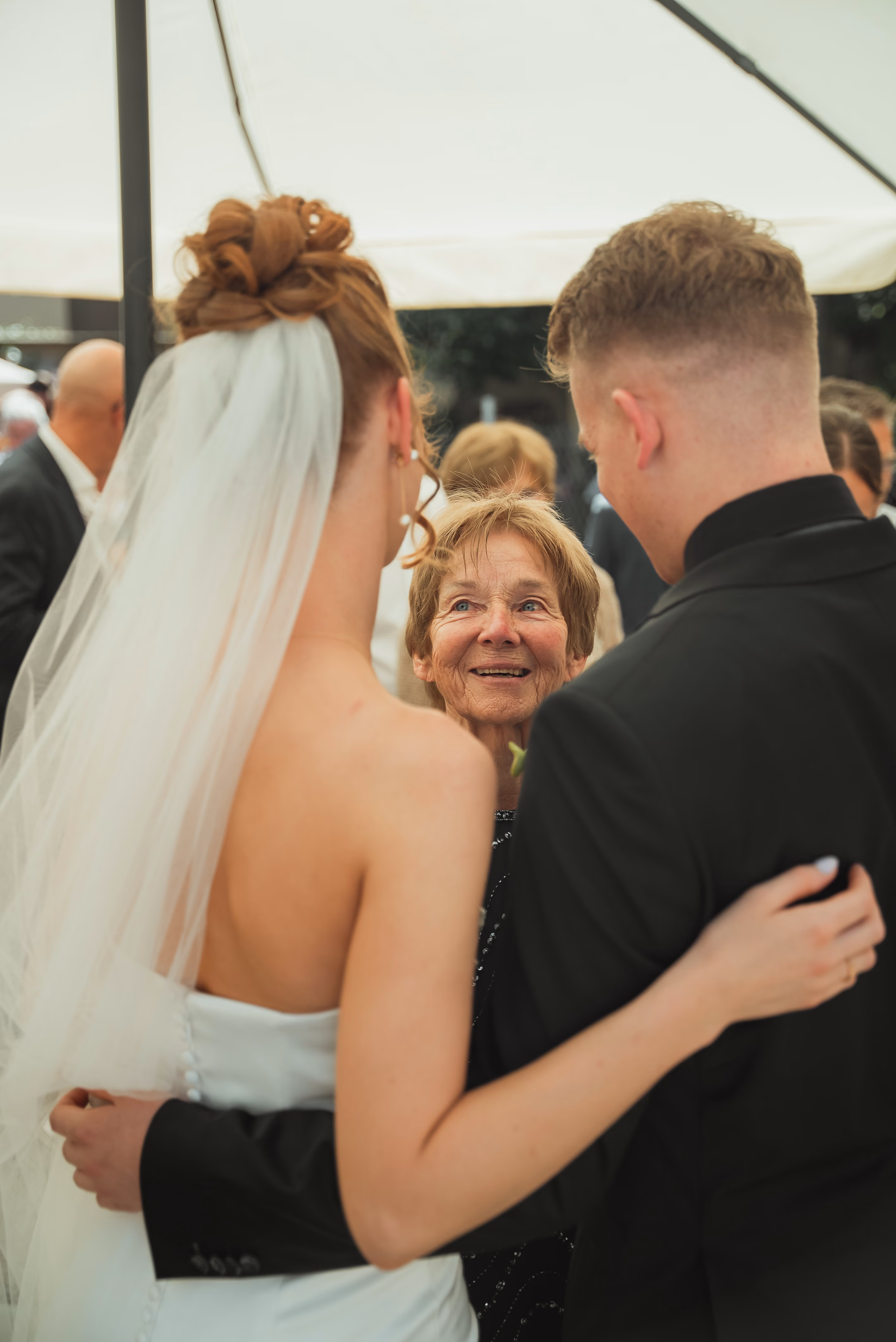 Später: Sektempfang einer Hochzeit